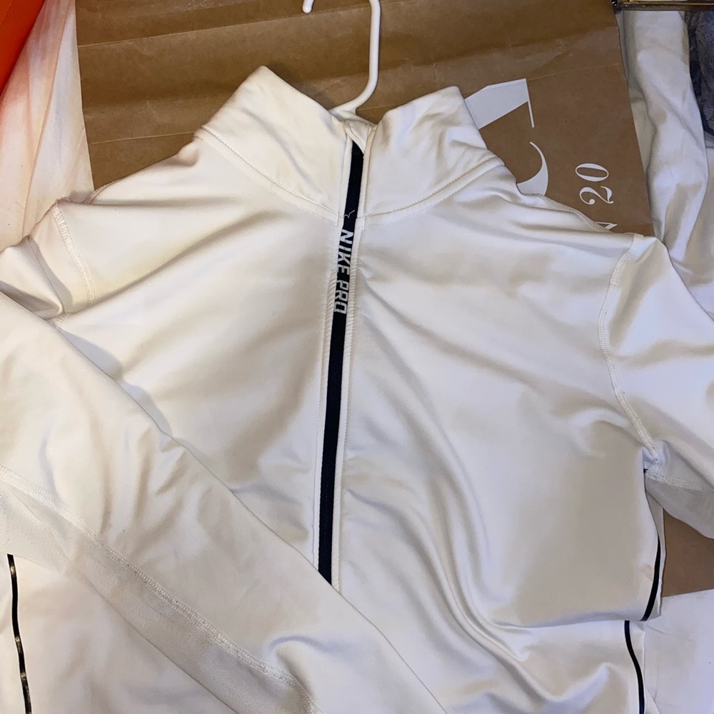 Nike women’s running 3/4 zip up